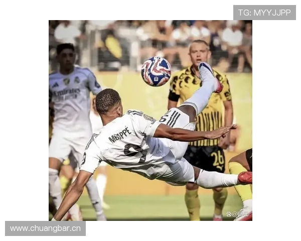 皇马危机！战术失衡与“领袖之争”撕裂豪门，姆巴佩加盟能否终结无冠尴尬？