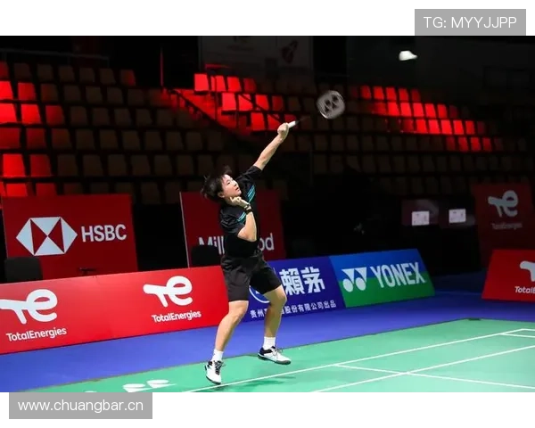 何冰娇训练完直接拎爱马仕去吃火锅？