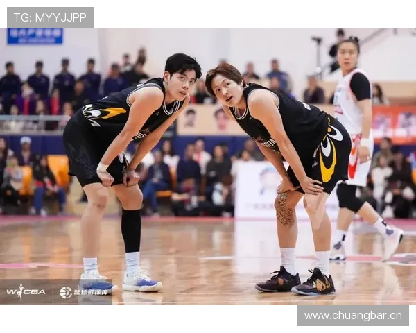 杨力维打球那架势，场上拼命，场下花光月薪果然不是盖的！